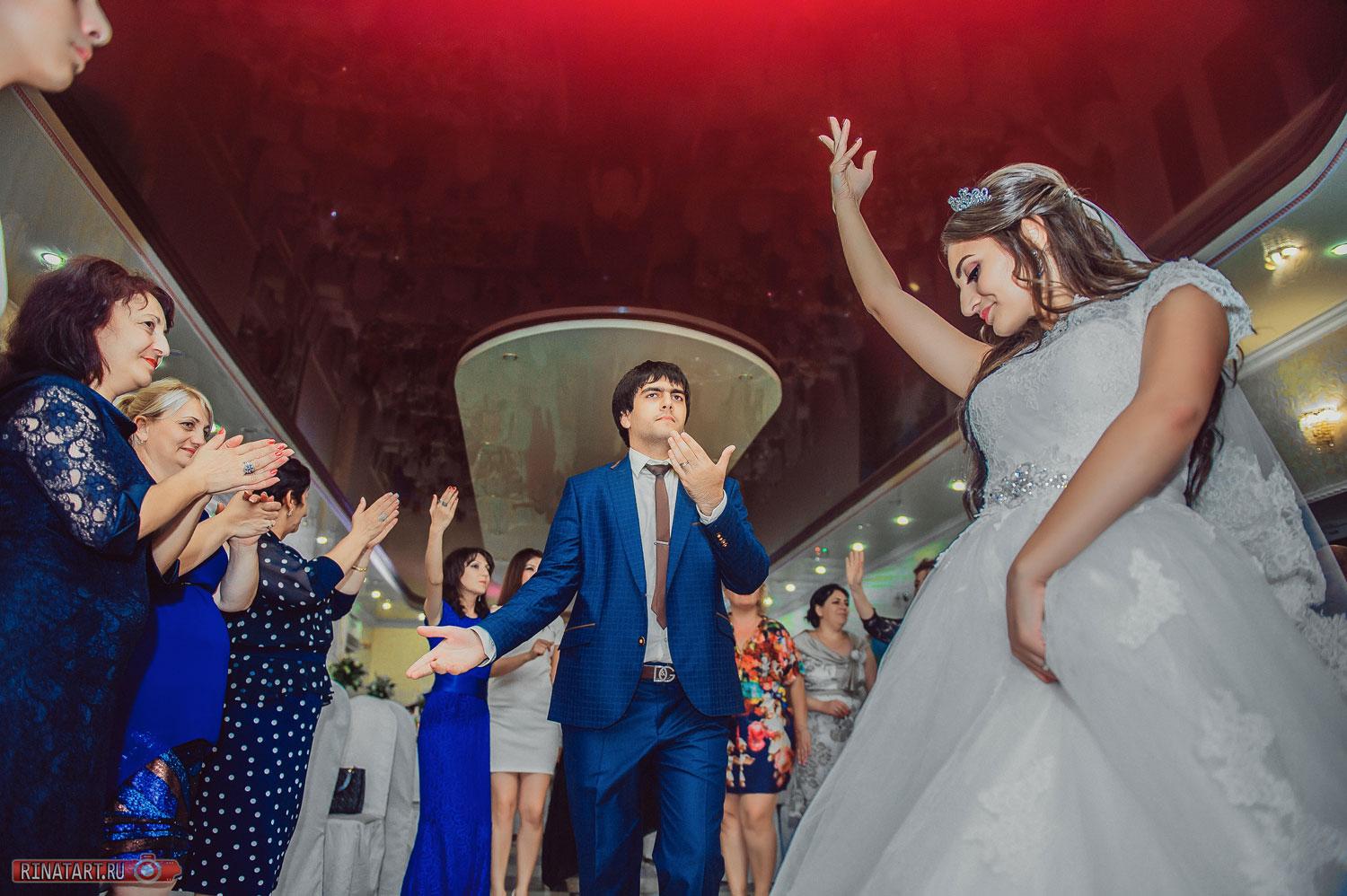 Танцы на армянской свадьбе